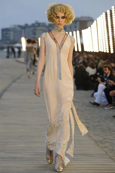 Look 75